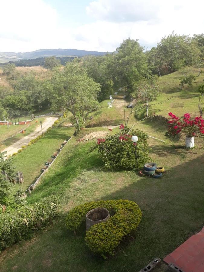 Hotel Campestre La Loma Curití Zewnętrze zdjęcie